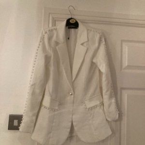 I Saw It First Womens White Suit